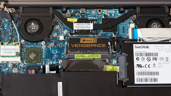 ASUS U38N-C4010H Innenaufbau mit A8-4555M