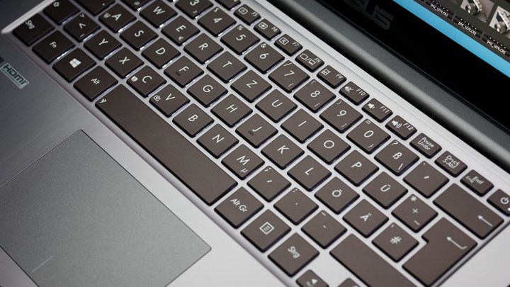 ASUS U38N Chiclet-Tastatur mit Hintergrundbeleuchtung