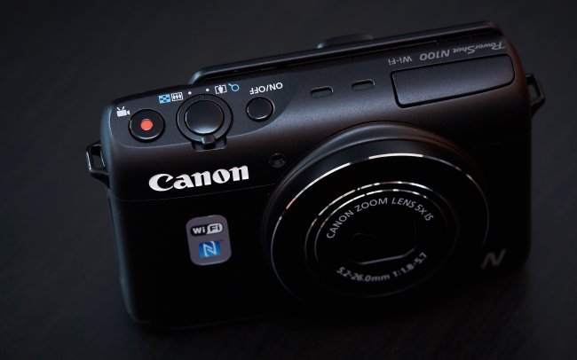 Canon PowerShot N100: Das Gehäuse erinnert etwas an Spielzeug-Kameras