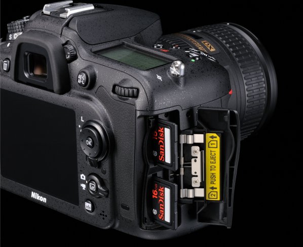 Nikon D7100 SD-Cardslots