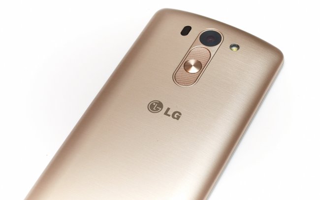 LG G3 s: Hier setzt man auf nur eine LED für den Blitz, der Laser-AF ist jedoch wieder mit dabei