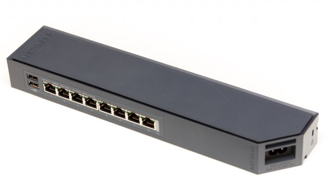 Netgear Click Switch GSS108E: Die Version mit 8 Ports besitzt ein Kunststoff-, das 16-Port-Modell ein Metallgehäuse