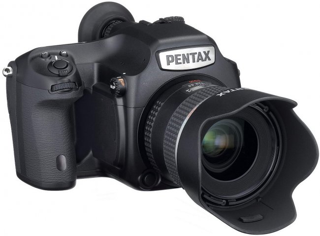 Setzt auf einen 50-Megapixel-Sensor von Sony: Pentax 645z [Bildmaterial: Ricoh Imaging]