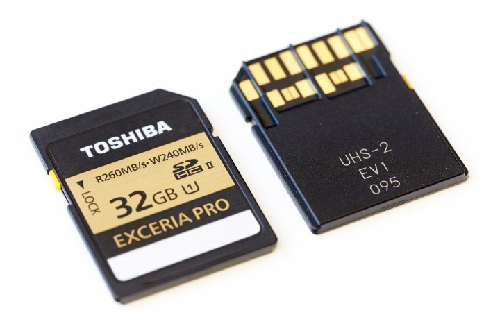 Toshiba Exceria Pro SDHC-Speicherkarte (32 GB) mit UHS-II-Schnittstelle