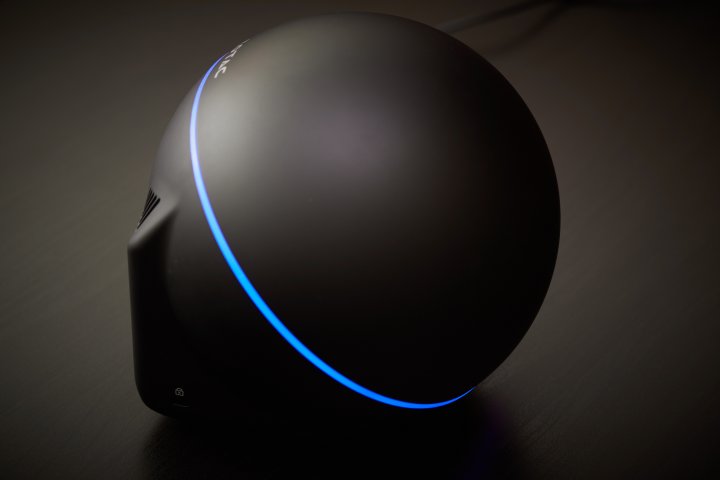 ZOTAC ZBOX Sphere OI520 - Der LED-Ring leuchtet im Betrieb in blau