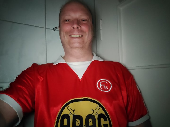 4058-OnePlus_Nord_Selfie_Nacht.jpg, 861 KB