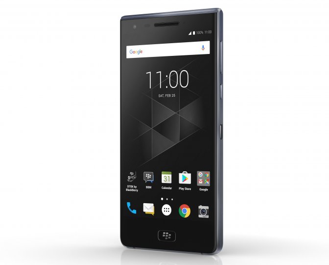 BlackBerry_Motion_rechts_stehend.jpg, 2.2 MB