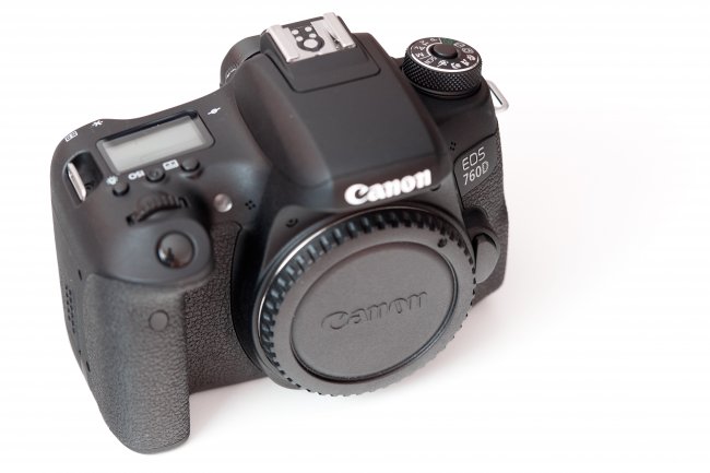 Canon EOS 760D - Gegenüber der 750D hat Canon, unter anderem, ein Schulterdisplay integriert