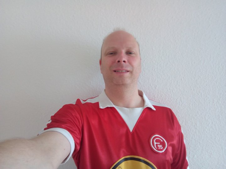 Gigaset_GS180_Selfie.jpg, 2.5 MB