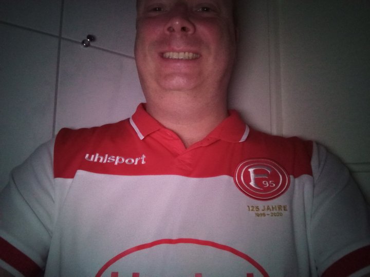 Gigaset_GS5_Lite_Selfie_Nacht.jpg, 1.2 MB