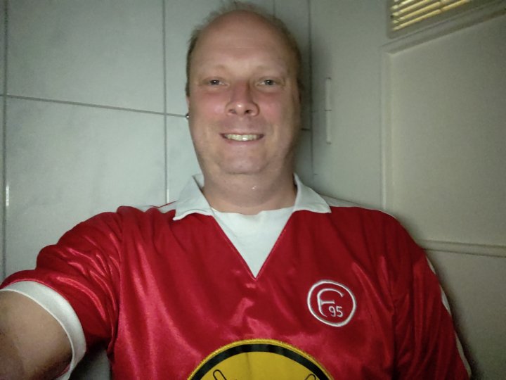 Motorola_Moto_G100_Selfie_normal.jpg, 728 KB