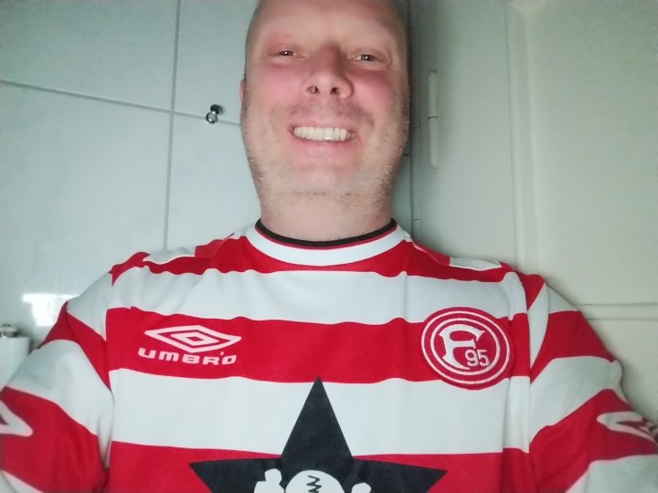 Motorola_Moto_G42_Selfie_Nacht.jpg, 829 KB