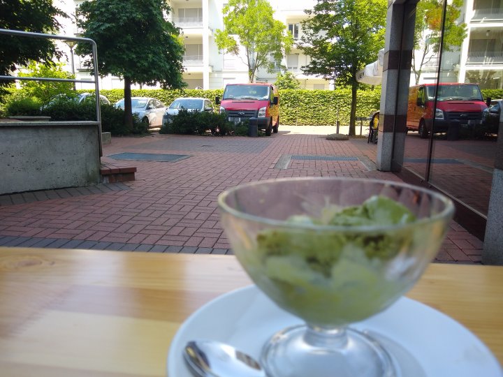 Motorola_Moto_G6_Bokeh_Hintergrund.jpg, 4 MB