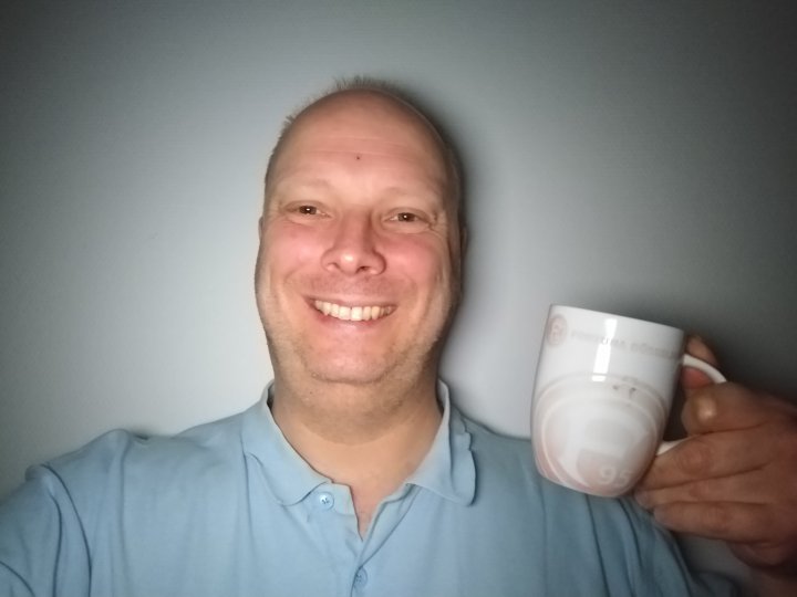 Motorola_Moto_G7_Plus_Selfie_mit_Fotolicht.jpg, 815 KB
