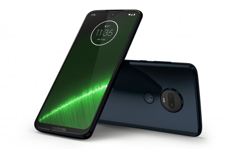 Motorola_Moto_G7_Plus_vorn_hinten_quer.jpg, 222 KB