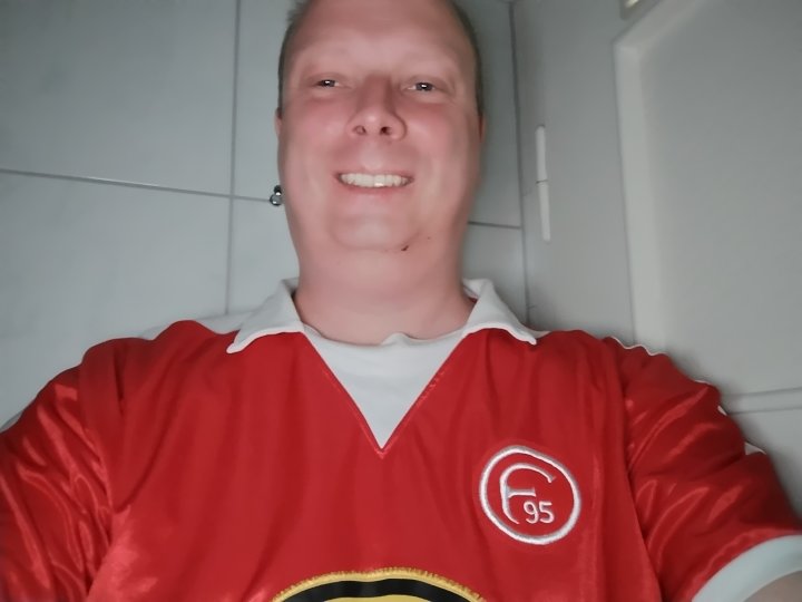 Motorola_Moto_G82_5G_Selfie_Nacht.jpg, 498 KB