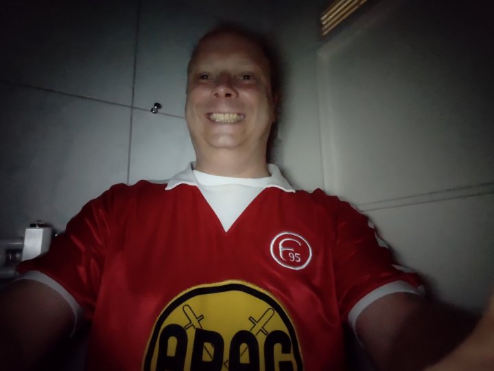Motorola_Moto_G_5G_Plus_Selfie_Nacht_Ultraweitwinkel.jpg, 745 KB