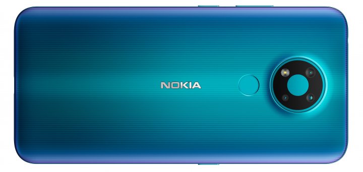 Die geriffelte Struktur der Rückseite des Nokia 3.4 verhindert, dass dieses auf glatten Oberflächen ins Rutschen kommt