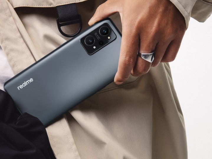 Realme_GT_Neo_2_aus_Hosentasche.jpg, 1.9 MB