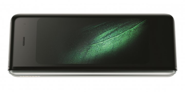 Samsung_Galaxy Fold_Aussen-Display_liegend.jpg, 2.2 MB