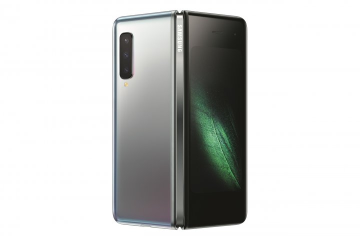 Samsung_Galaxy Fold_aufgeklappt_aussen_stehend.jpg, 2.1 MB