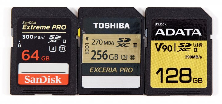 Die schnellsten SD-Karten 2017: SanDisk Extreme Pro 300 MB/s, Toshiba Exceria Pro N501 und ADATA Premier One (v.l.n.r.)