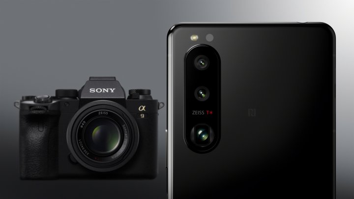 Sony_Xperia 5 III_neben_Alpha-Kamera.jpg, 345 KB