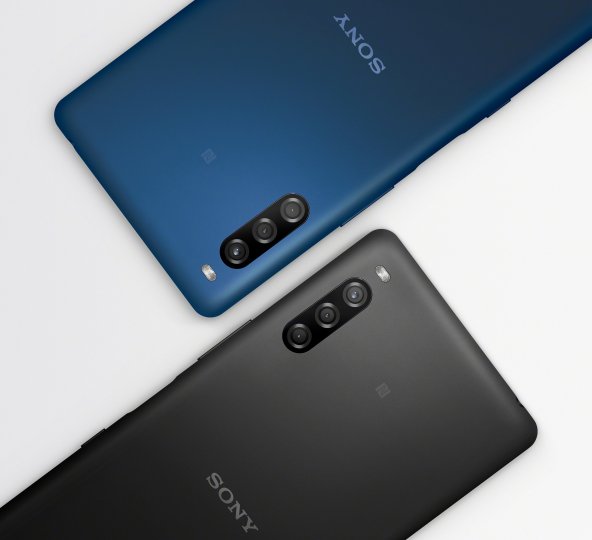 Die Rückseite des Sony Xperia L4 besteht aus robustem Kunststoff