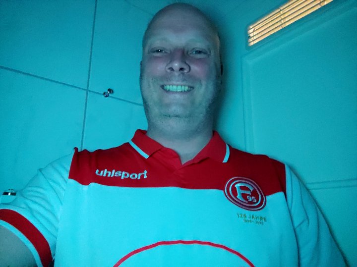 Xiaomi_Mi_11_Selfie_Nacht.jpg, 1.3 MB