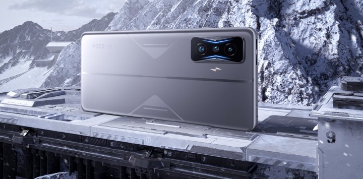 Xiaomi_Poco_F4_GT_in_Eis_und_Schnee.jpg, 894 KB