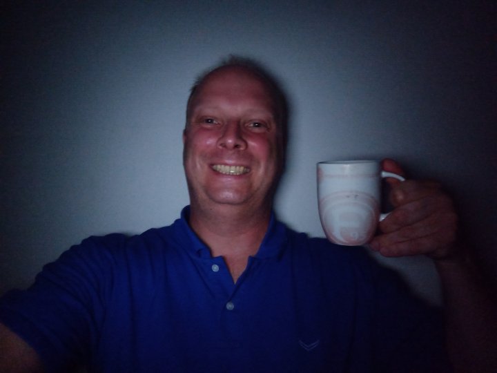 ZTE_Blade_V10_Selfie_Nacht.jpg, 1.1 MB