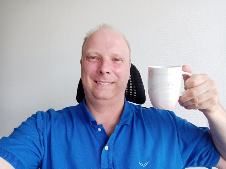 ZTE_Blade_V10_Selfie_Tag.jpg, 1.4 MB