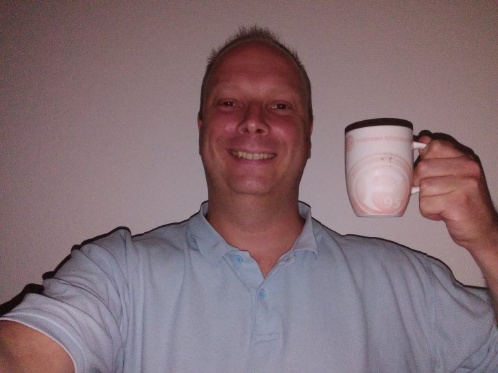 bq_Aquaris_C_Selfie_Blitz.jpg, 1.3 MB