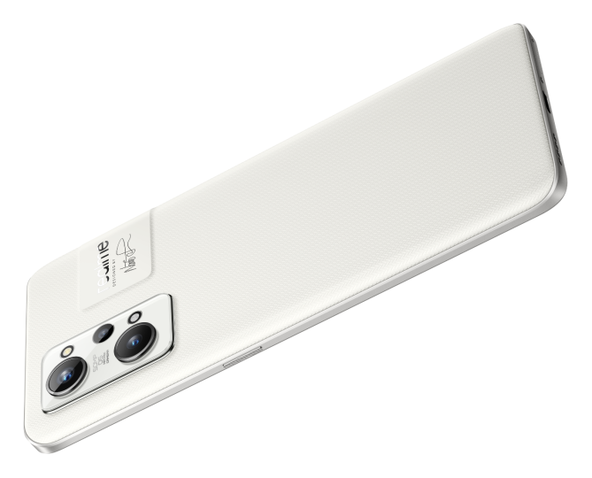 realme_GT2_Paper_White_hinten.png, 957 KB