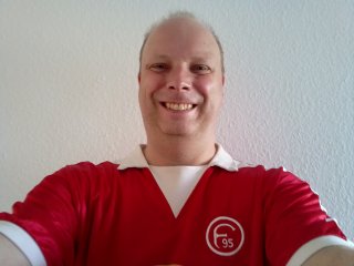 Bei Tage fabriziert die Frontkamera des Gigaset GS110 recht ordentliche Bilder, aber für Selfies im Dunklen gibt es leider kein Display-Fotolicht