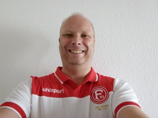 Die Acht-MP-Frontkamera des Gigaset GS190 schießt bei Tage recht passable Selfies
