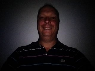 Auch die Frontkamera des Gigaset GS195 verfügt über ein LED-Blitzlicht, doch dieses ist äußerst schwach