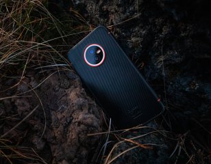 Bei eingehenden Nachrichten leuchtet der LED-Ring auf der Rückseite des Gigaset GX4