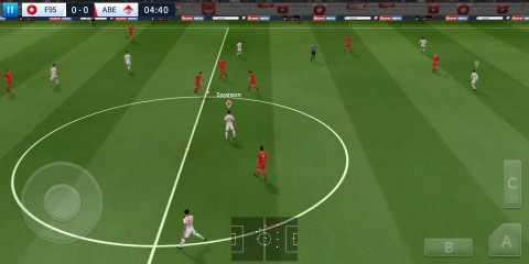 Das ungewohnte 18:9-Format des Displays des HTC U11 Plus sorgt z.B. beim Spielen von Dream League Soccer für Schwierigkeiten