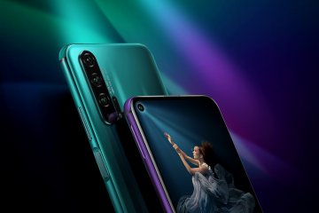 Das Honor 20 Pro hat hinten eine Quad-Kamera und vorn eine Selfie-Kamera im Display-Loch