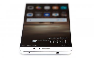 Huawei Mate 9: Auf der Oberseite befindet sich ein 3,5-mm-Klinkestecker für Kopfhörer und Headsets
