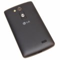 LG L Fino: Die strukturierte Rückseite gibt es neben Weiß und Schwarz auch in Dunkelgrün und Weinrot