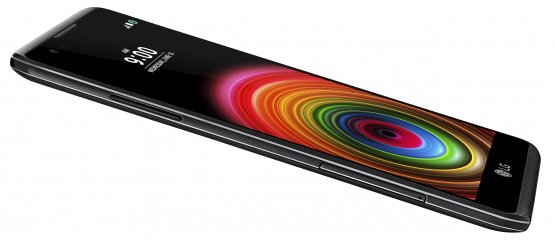 LG X Power: Seitlich liegt der Multi-Karten-Slot