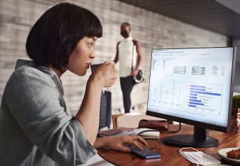 Ready For Platform: Das Motorola Moto G100 kann mit PC-Monitor, Bluetooth-Maus und Bluetooth-Tastatur verbunden werden