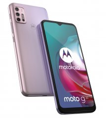 Das Display des Motorola Moto G30 löst mit nur 1.600 x 720 Pixeln, doch es verfügt über fünf Kameras und 128 GB Speicher