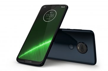 Das 6,2-Zoll-Display des Motorola Moto G7 Plus bietet eine Full-HD-Plus-Auflösung und ausreichend Helligkeit