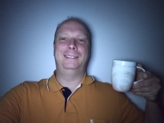 Für Selfies im Dunklen steht leider nur ein schwaches Display-Fotolicht zur Verfügung
