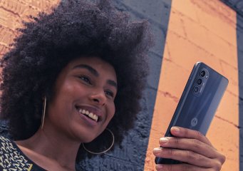 Das Display des Motorola Moto G82 5G lässt sich dank 120-Hz-Technik hervorragend ablesen