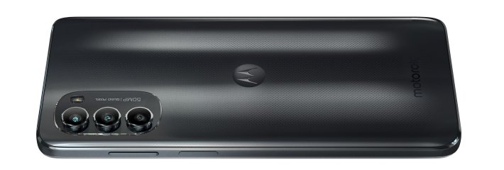 Der Akku des Motorola Moto G82 5G zeigt sich im Test als äußerst langlebig