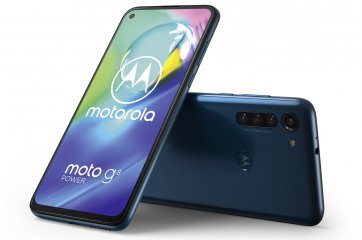Wie der Vorgänger hat das Motorola Moto G8 Power einen 5.000-mAh-Akku, doch die Frontkamera steckt jetzt nicht mehr in einer Notch